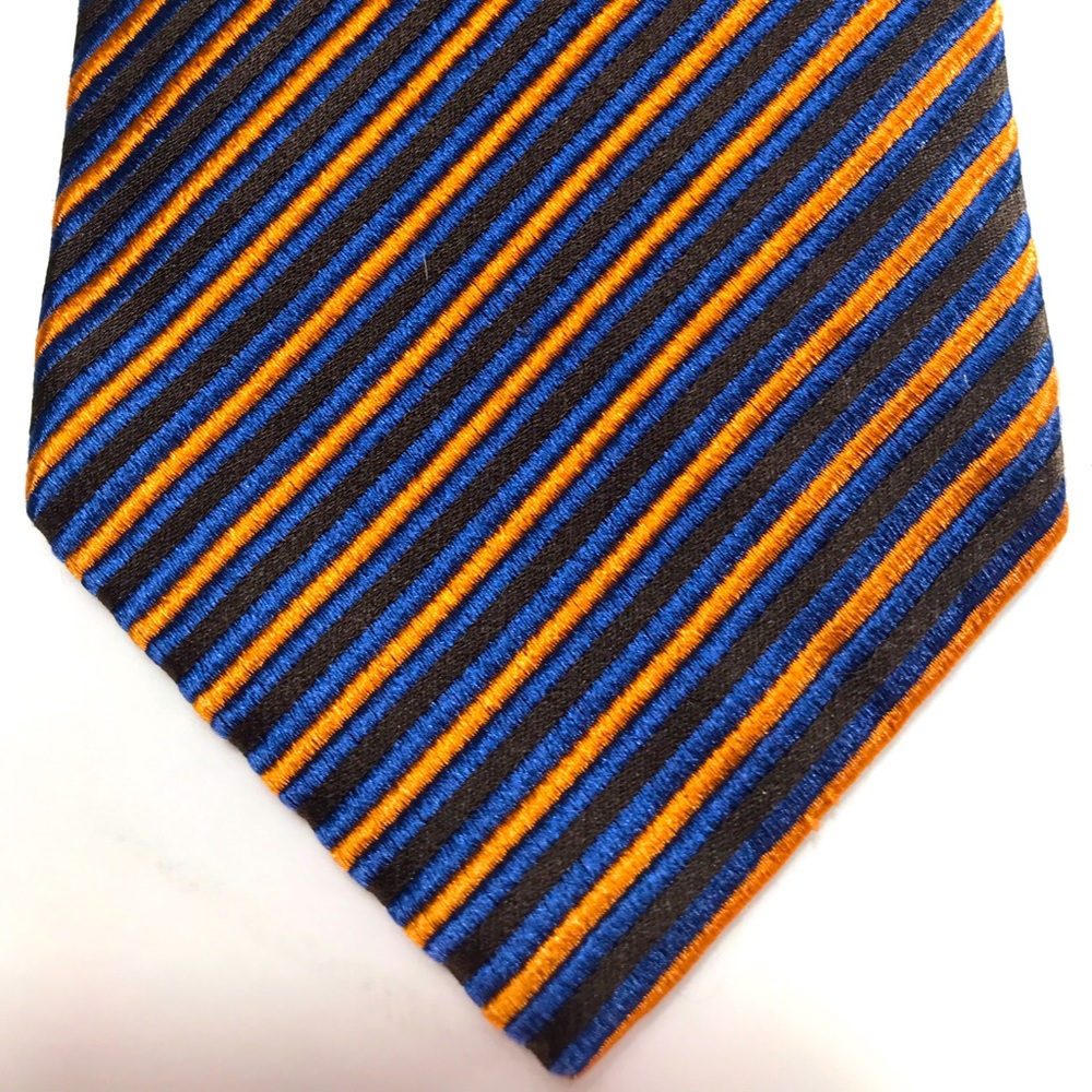 Ermenegildo Zegna 100% silk designer tie.